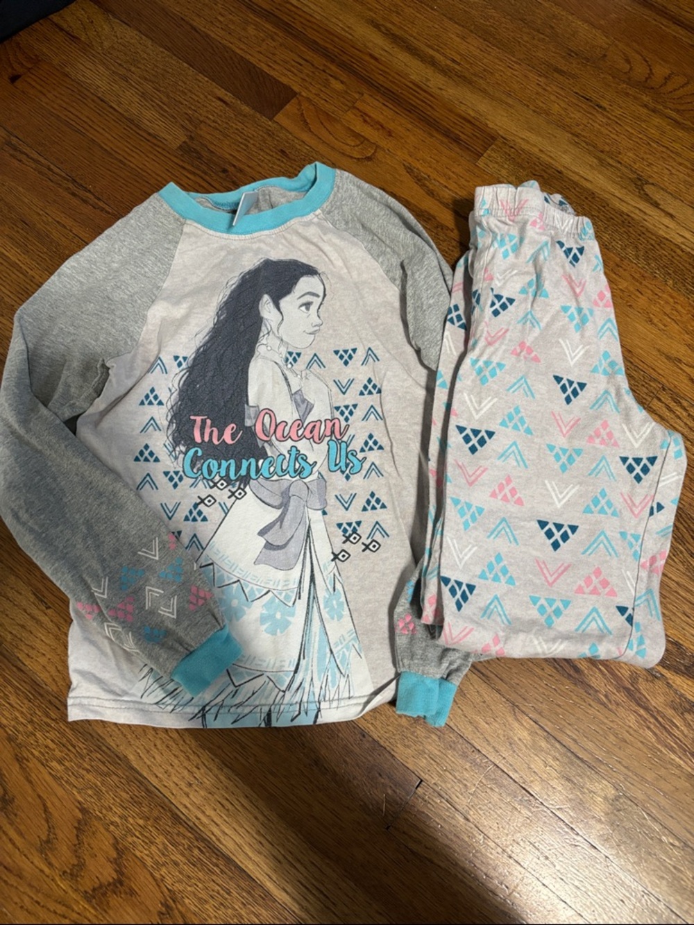 Disney Moana girls size 7/8 PJs pajamas long sleeve